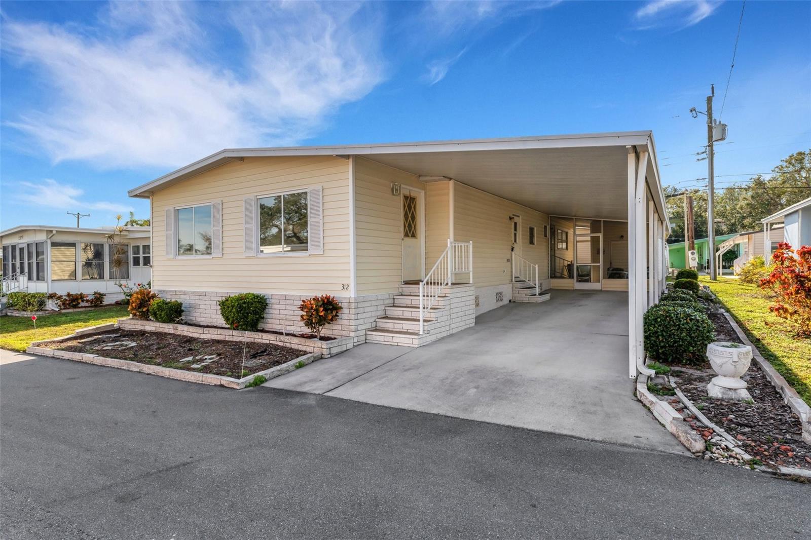 585 SKY HARBOR DR #312, CLEARWATER, FL, 33759