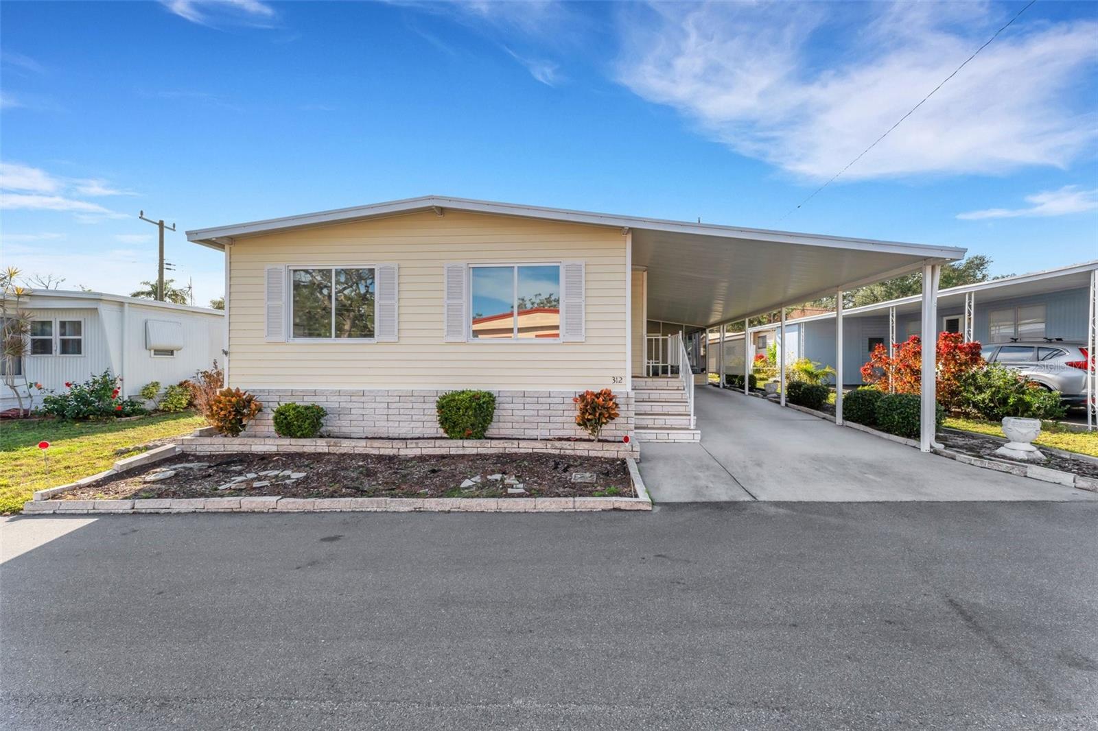 585 SKY HARBOR DR #312, CLEARWATER, FL, 33759