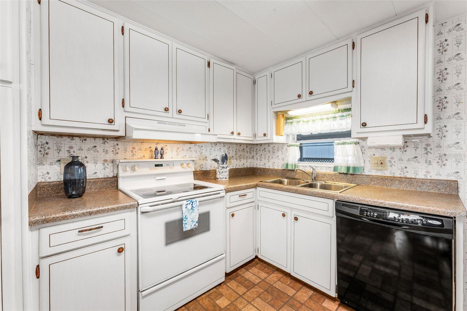 585 SKY HARBOR DR #312, CLEARWATER, FL, 33759