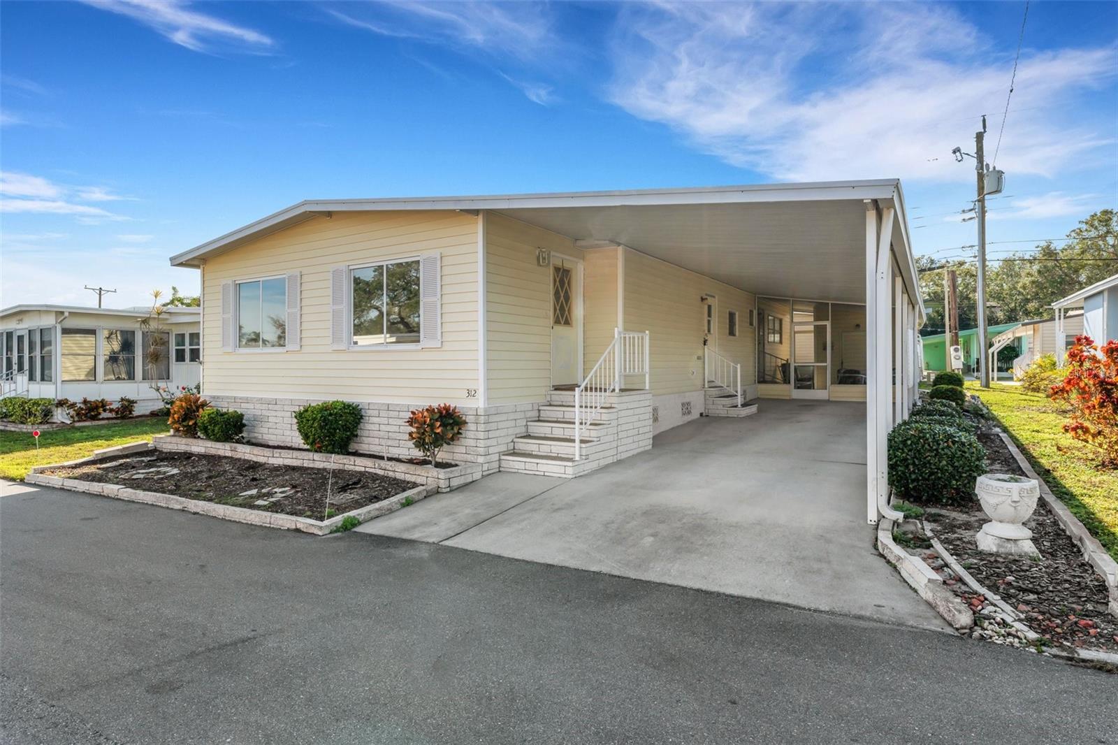 585 SKY HARBOR DR #312, CLEARWATER, FL, 33759