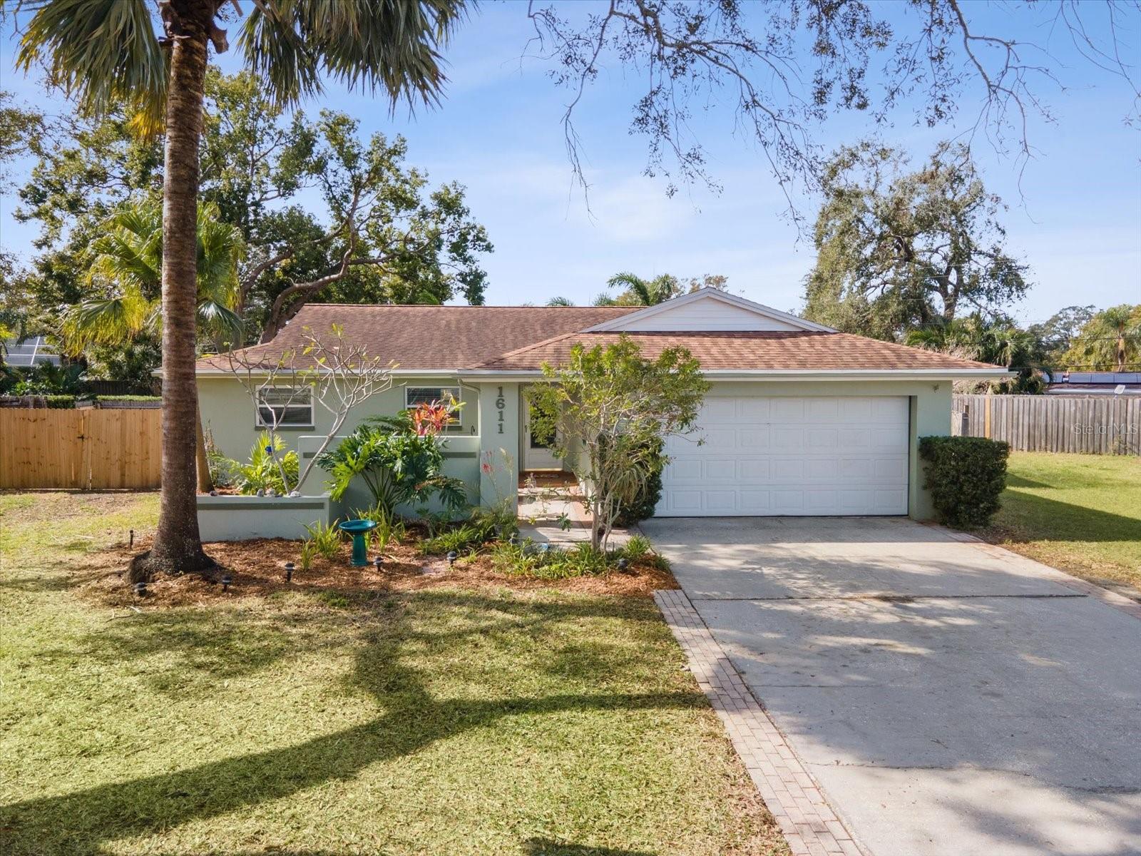 1611 BROOK DR, DUNEDIN, FL, 34698