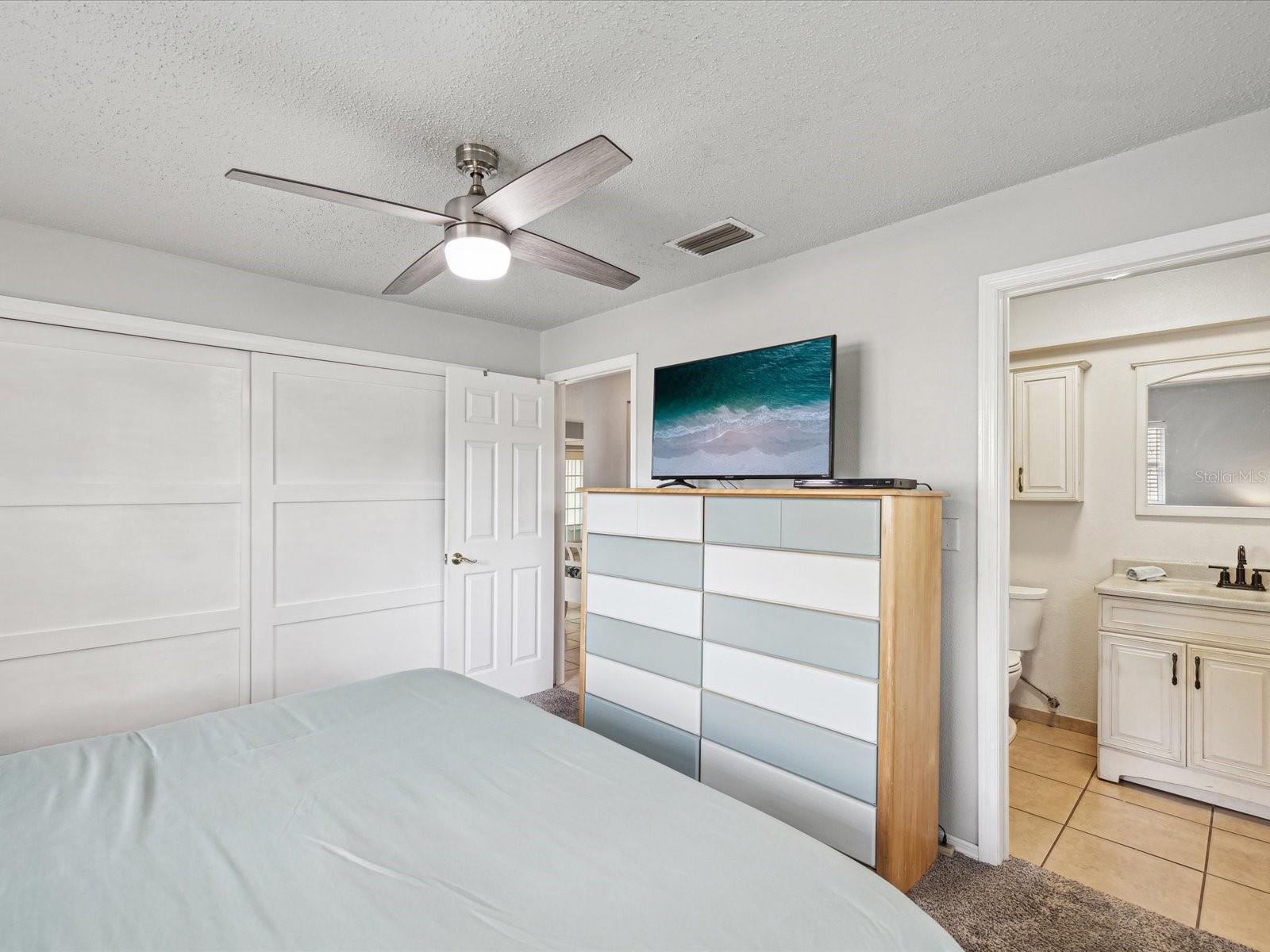 1611 BROOK DR, DUNEDIN, FL, 34698