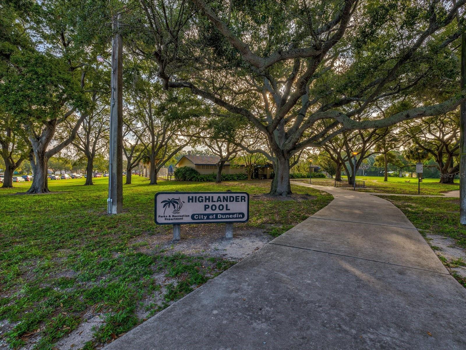 1611 BROOK DR, DUNEDIN, FL, 34698
