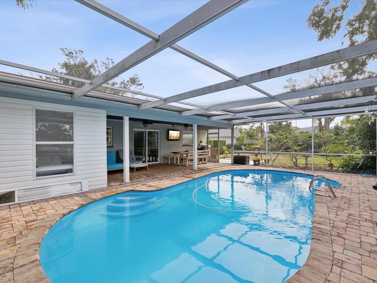 1611 BROOK DR, DUNEDIN, FL, 34698