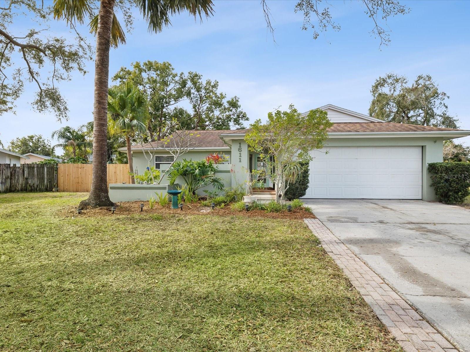 1611 BROOK DR, DUNEDIN, FL, 34698