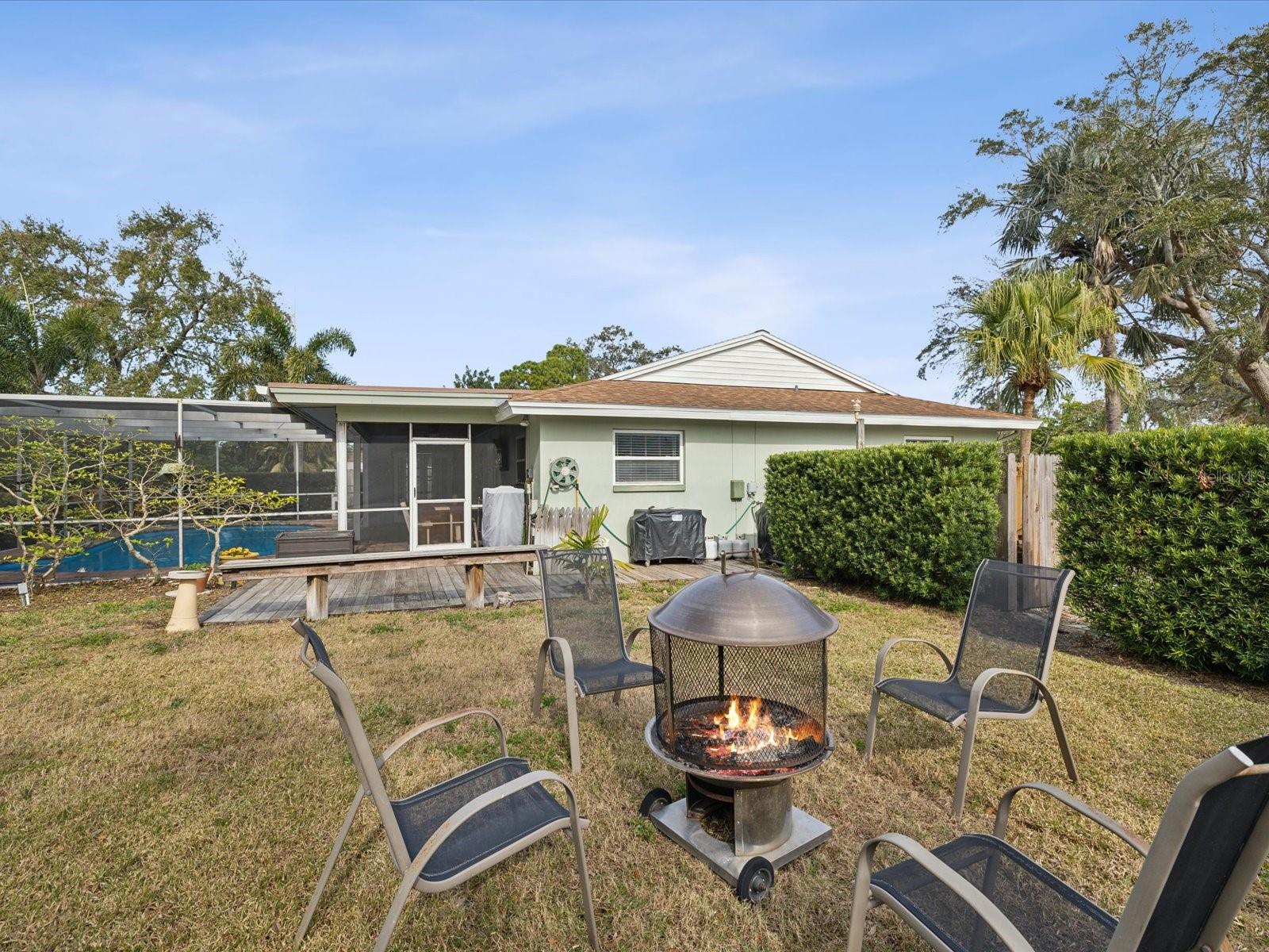 1611 BROOK DR, DUNEDIN, FL, 34698
