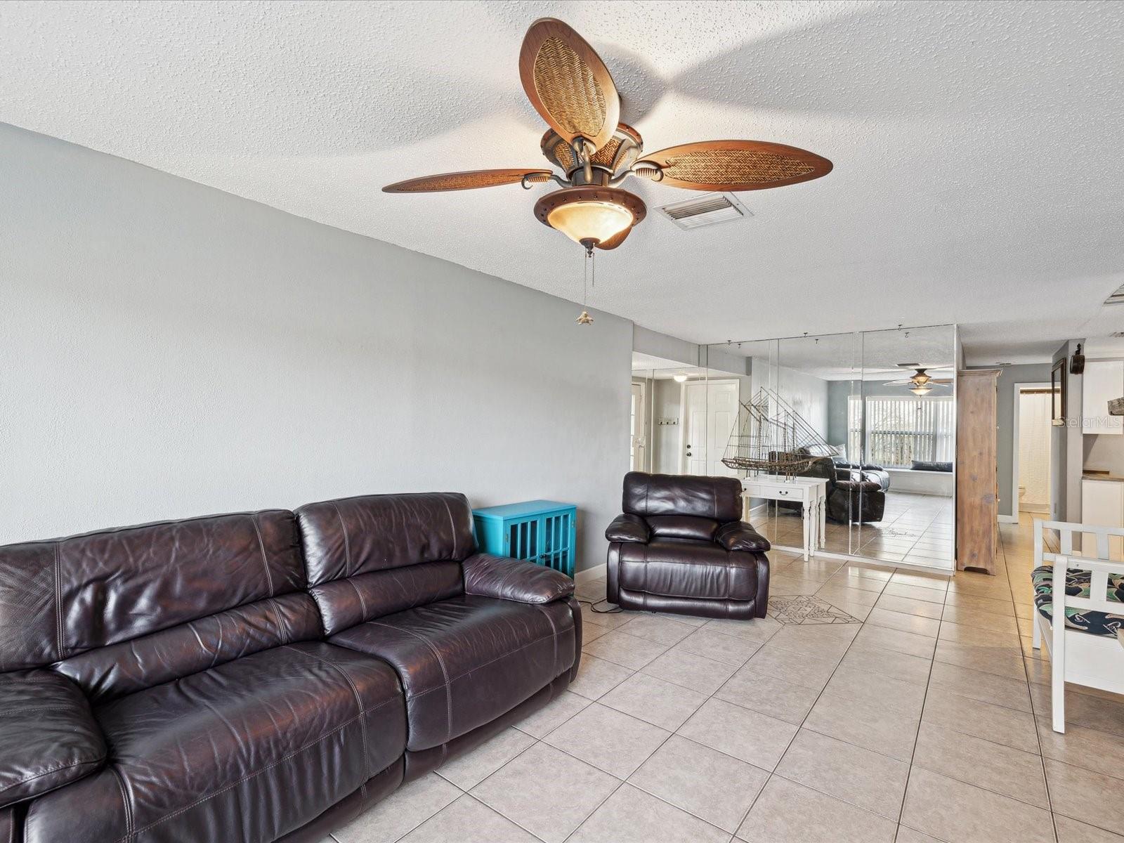 1611 BROOK DR, DUNEDIN, FL, 34698