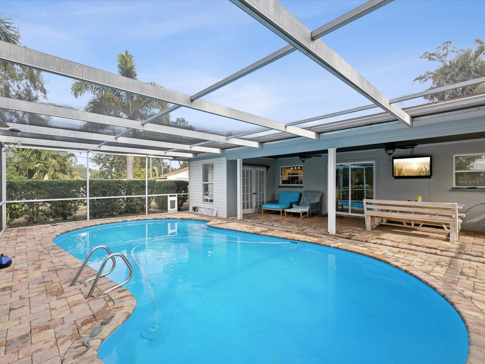 1611 BROOK DR, DUNEDIN, FL, 34698