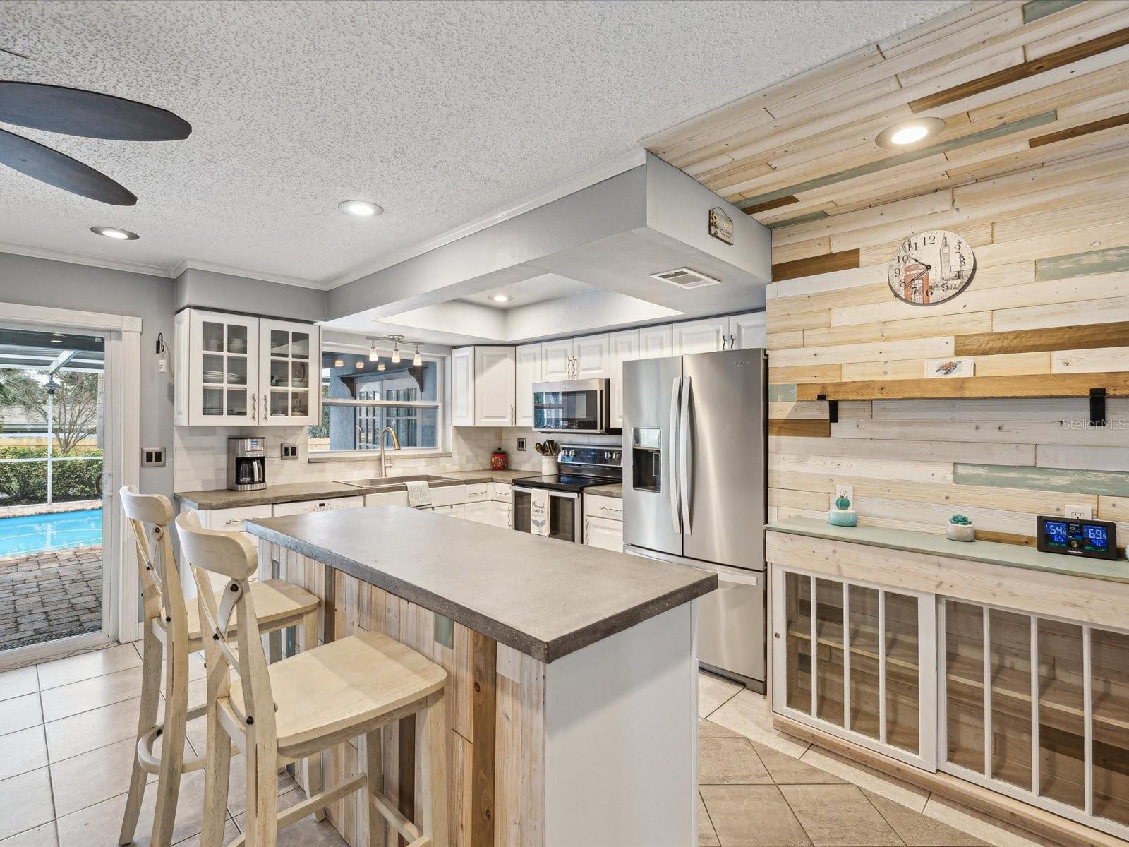 1611 BROOK DR, DUNEDIN, FL, 34698