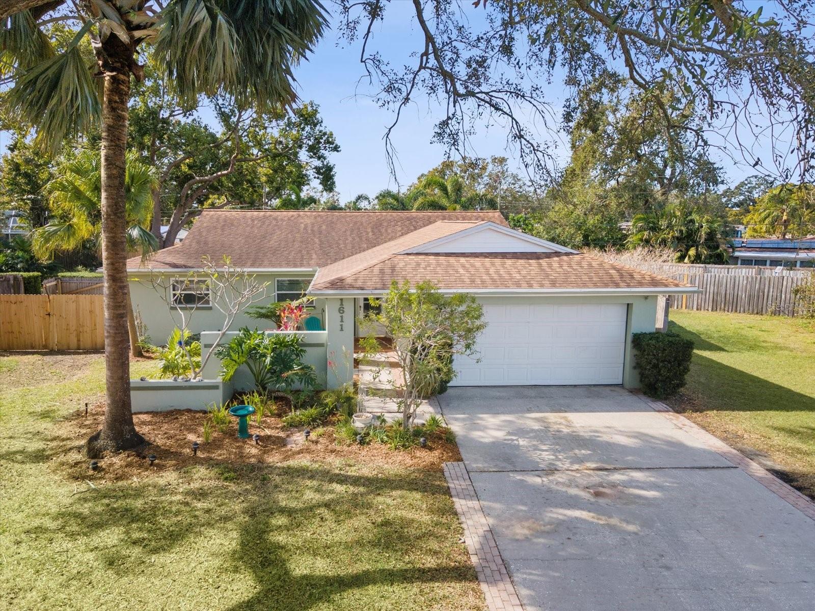 1611 BROOK DR, DUNEDIN, FL, 34698