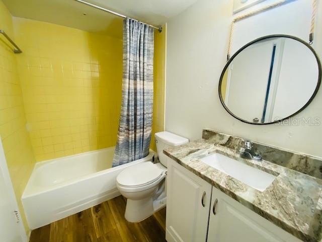 3840 N LAKE DR #125, TAMPA, FL, 33614