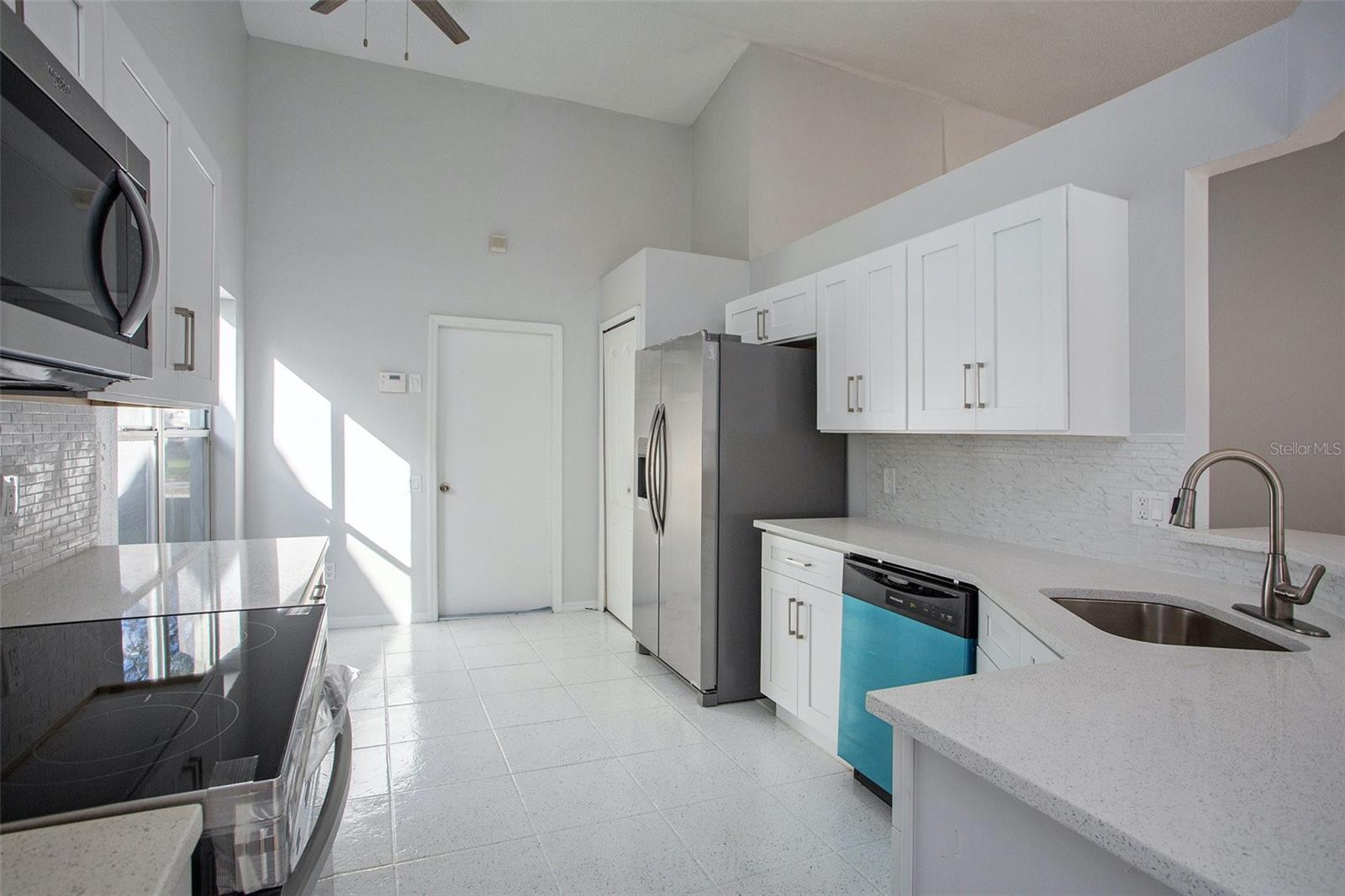 7511 SAVANNAH LN, TAMPA, FL, 33637