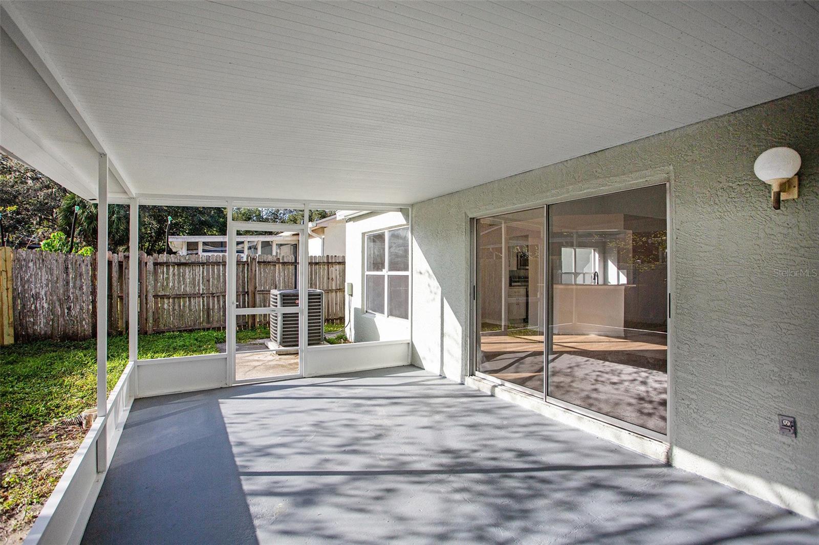 7511 SAVANNAH LN, TAMPA, FL, 33637