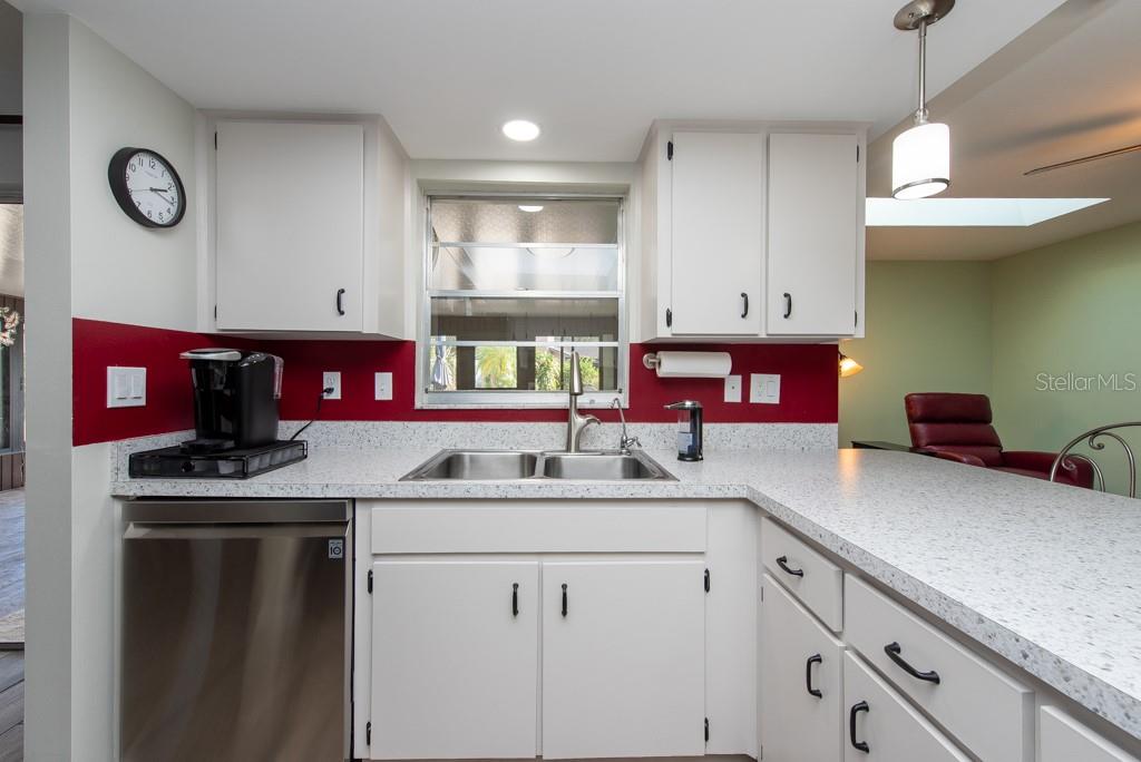 2203 TAIL FEATHER CT, LUTZ, FL, 33549