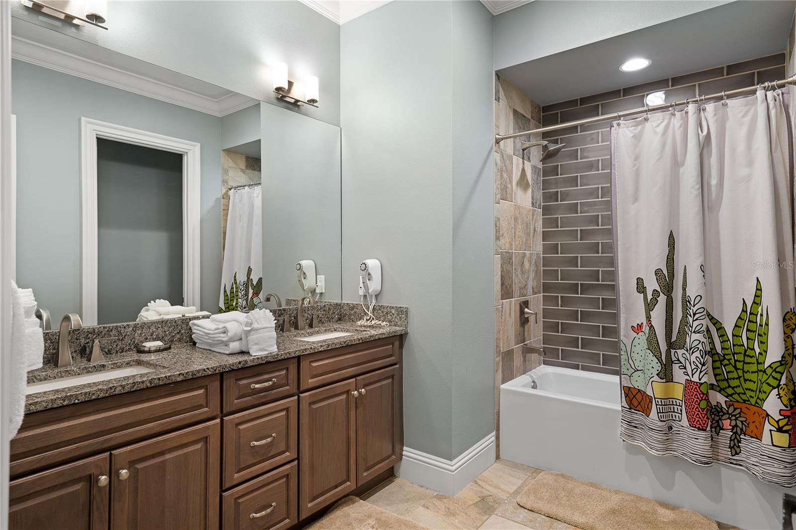 O6268340 Property Photo