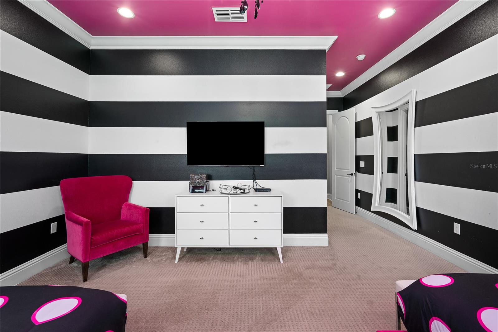 O6268340 Property Photo