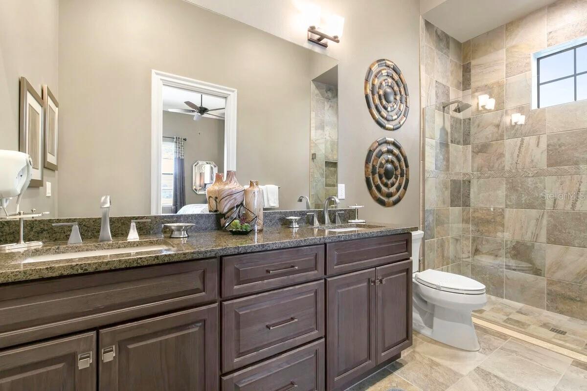 O6268340 Property Photo