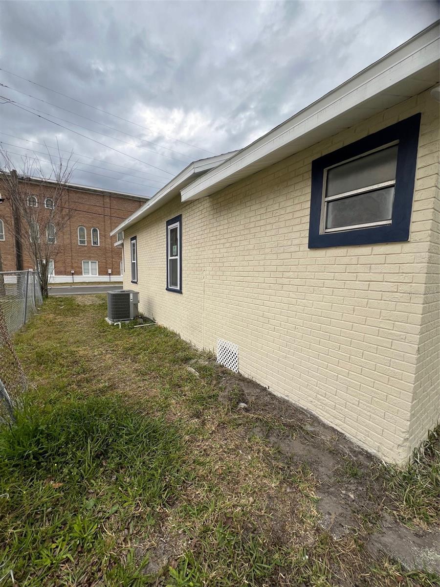 569 LOOMIS AVE, DAYTONA BEACH, FL, 32114