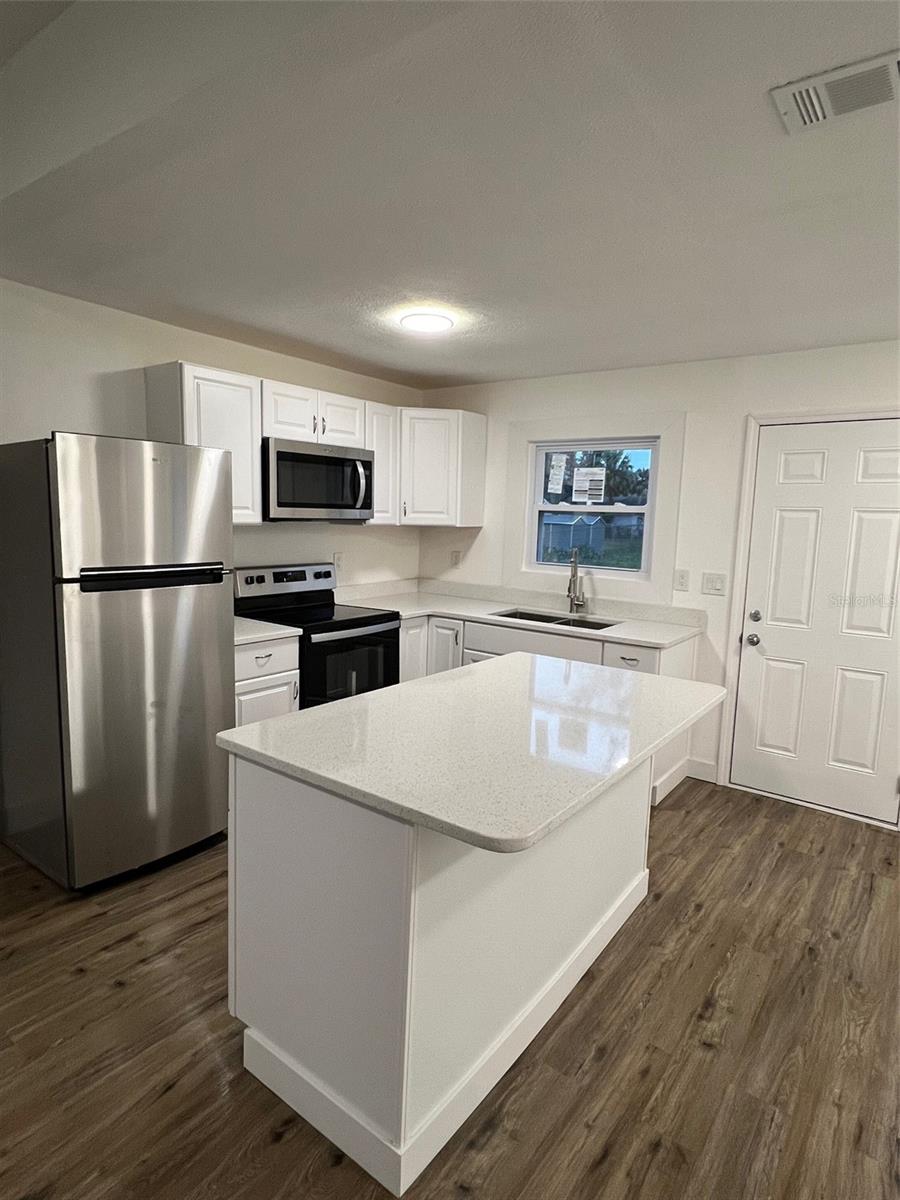 569 LOOMIS AVE, DAYTONA BEACH, FL, 32114