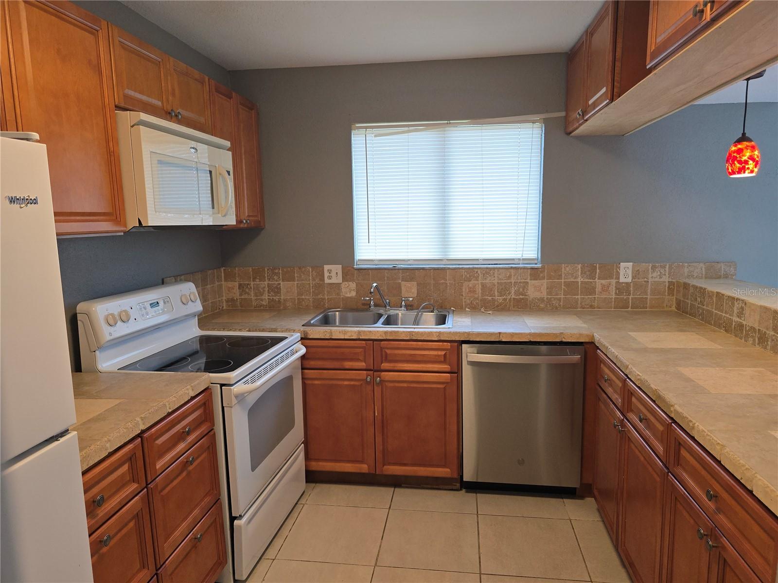 1836 N CRYSTAL LAKE DR, LAKELAND, FL, 33801
