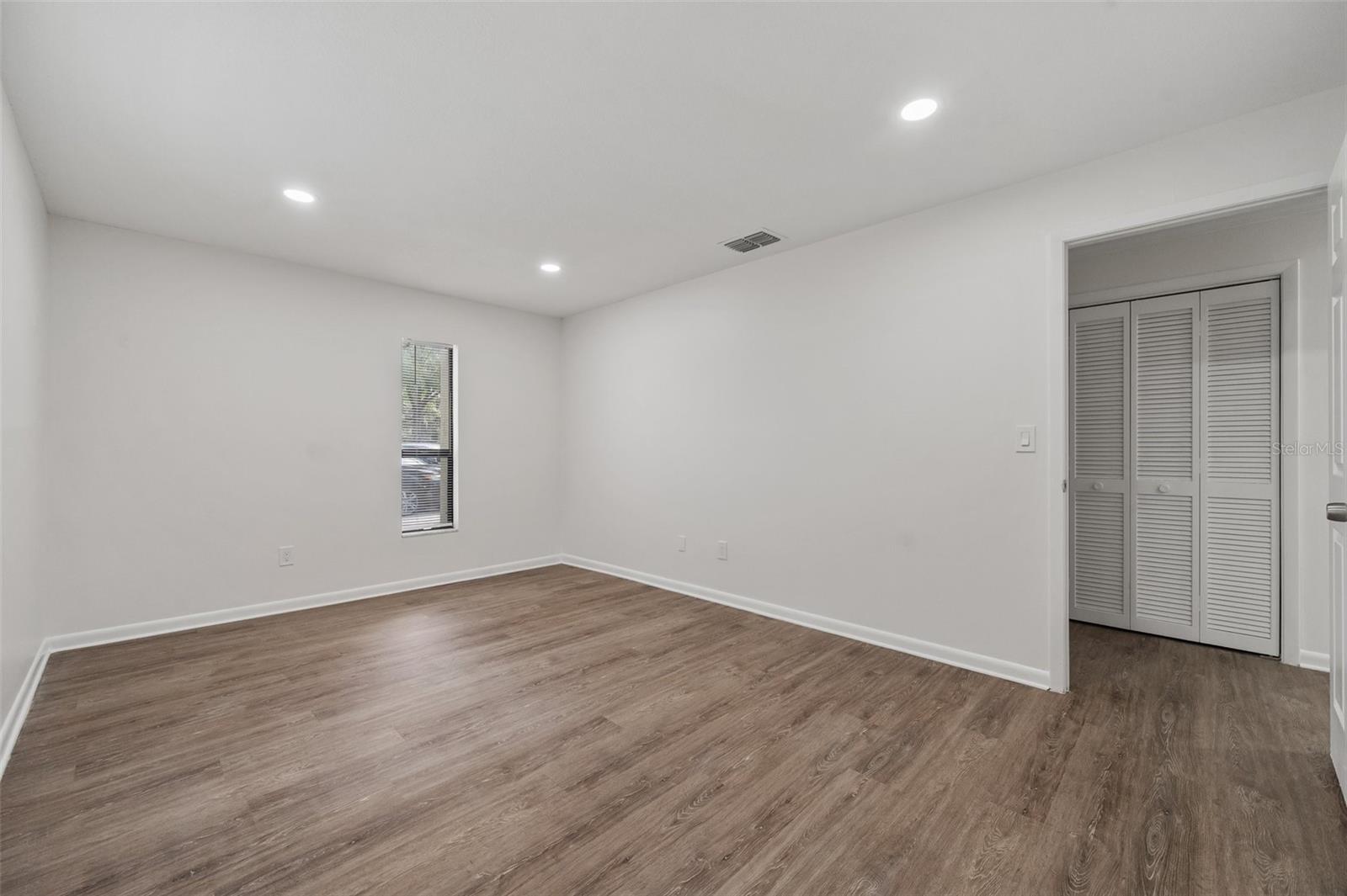 150 WHITAKER RD #A, LUTZ, FL, 33549