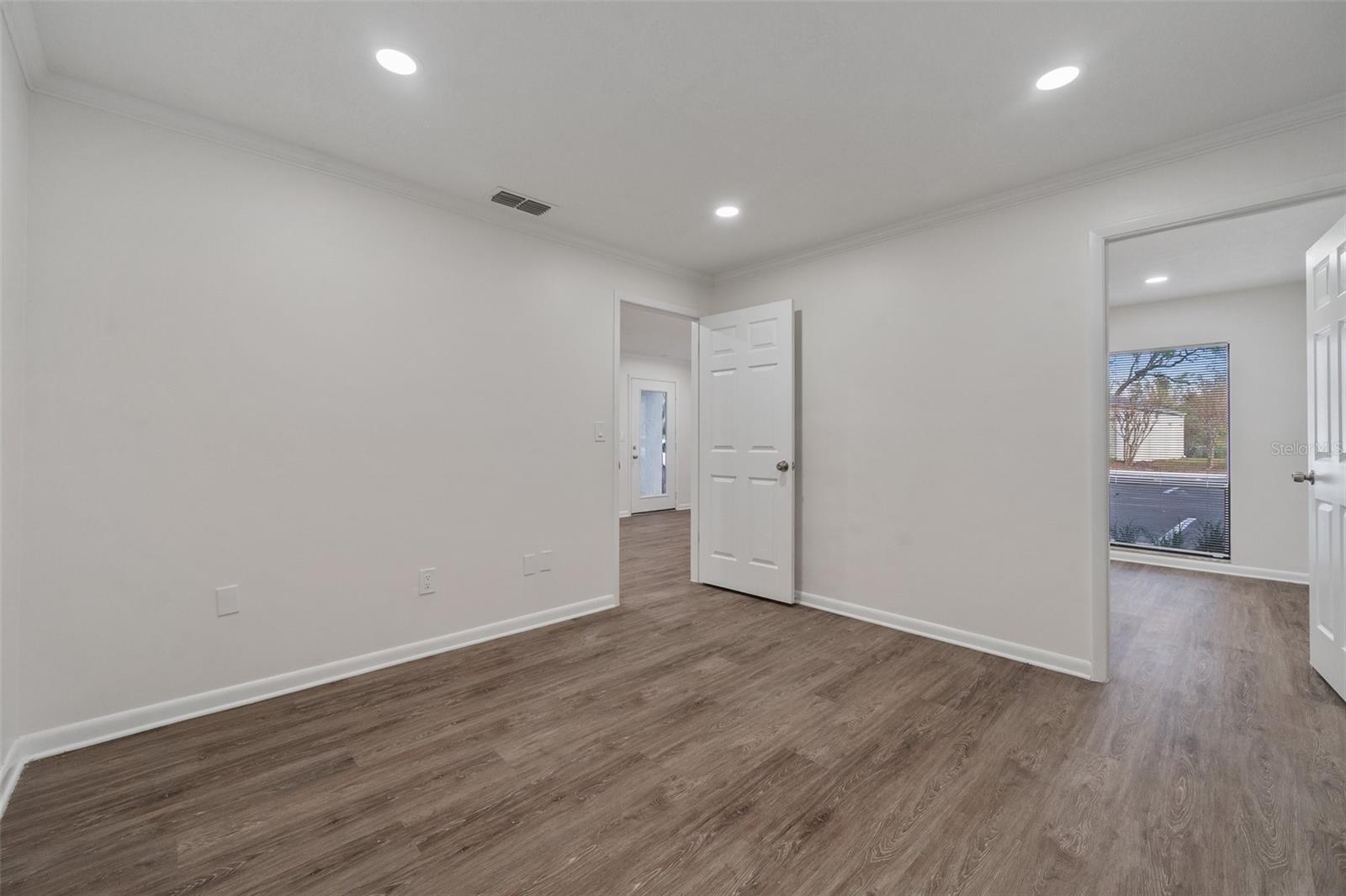 150 WHITAKER RD #A, LUTZ, FL, 33549