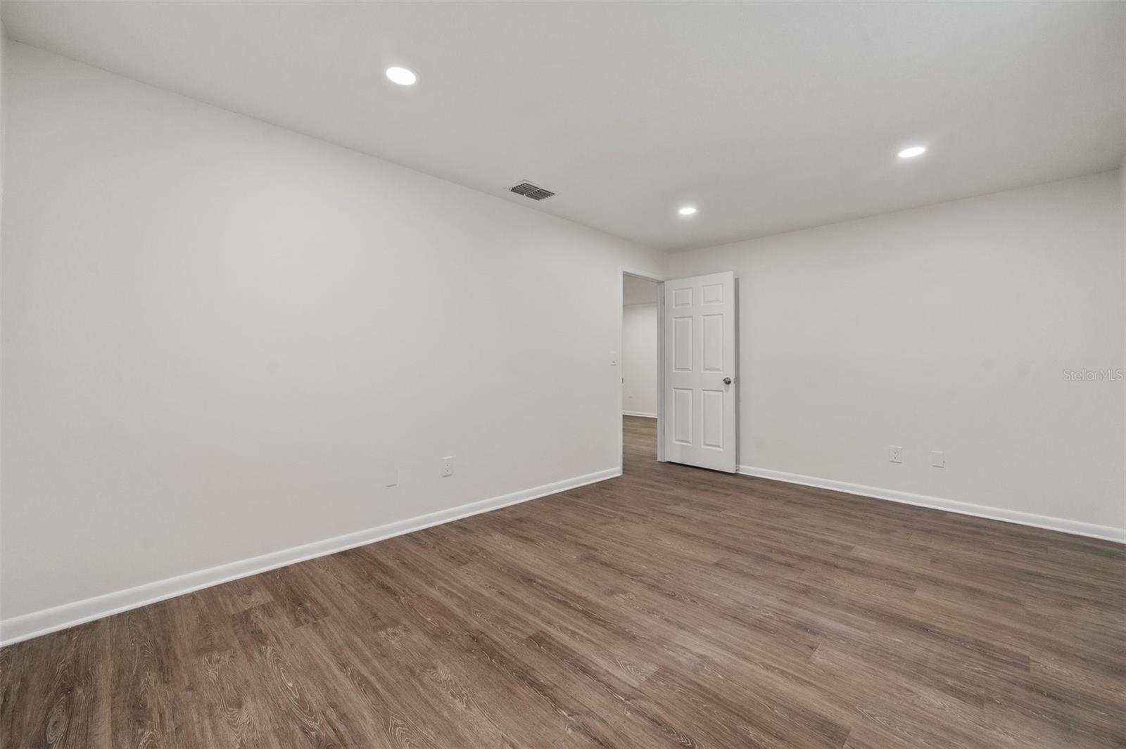 150 WHITAKER RD #A, LUTZ, FL, 33549