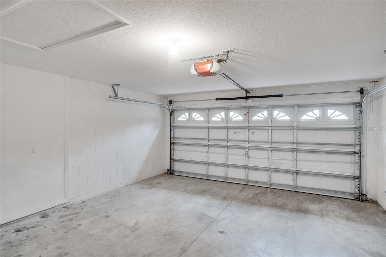 9032 OAK MOSS DR, ORLANDO, FL, 32832