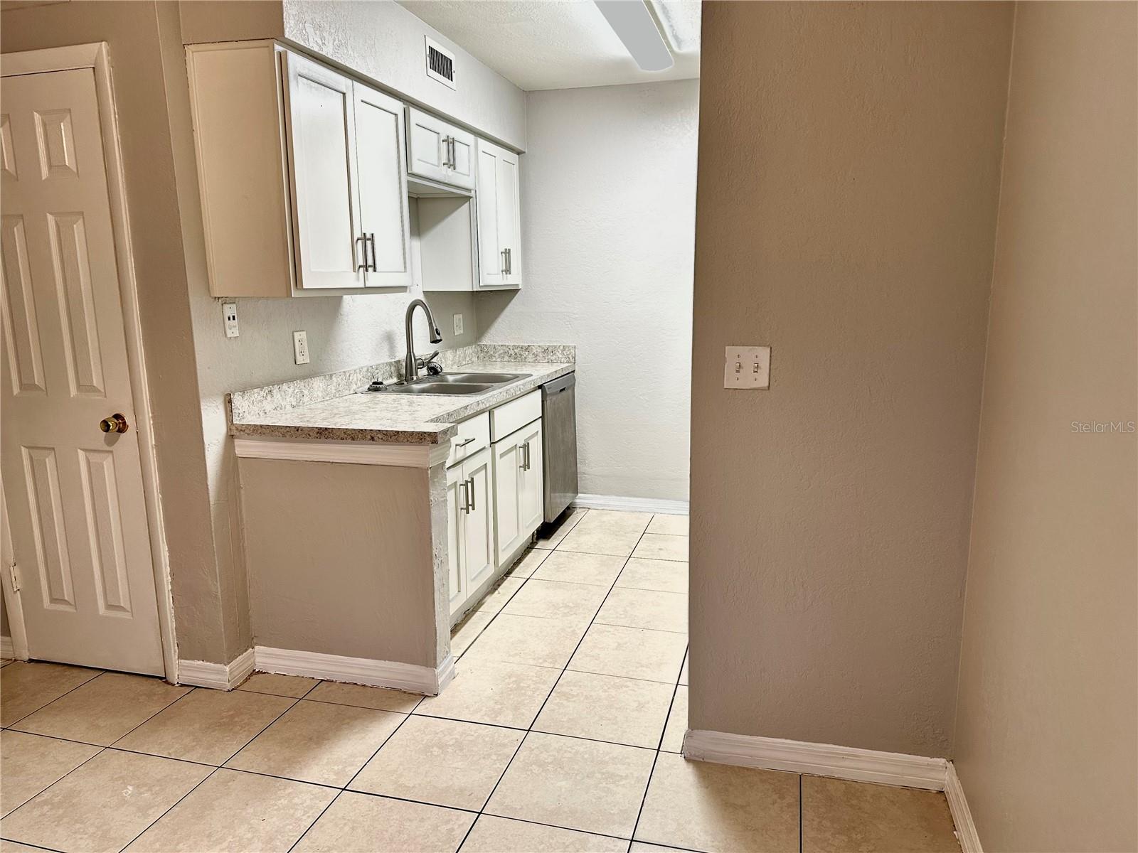 5801 WINDHOVER DR #A01, ORLANDO, FL, 32819