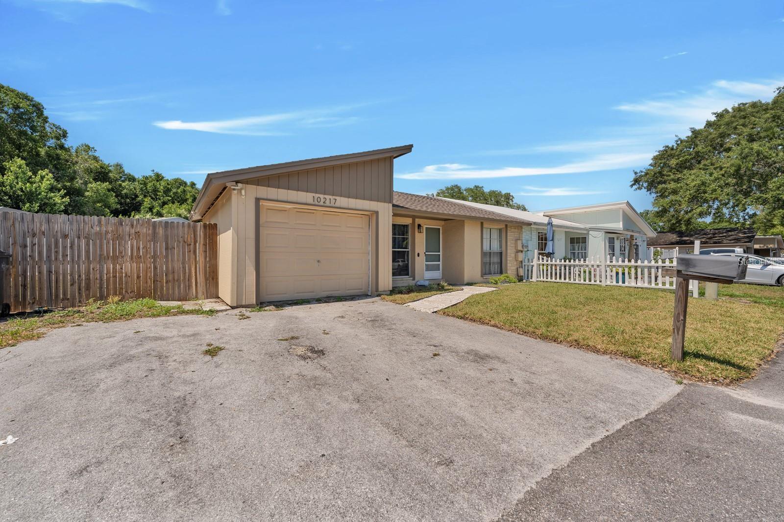 10217 TURTLE HILL CT, TAMPA, FL, 33615