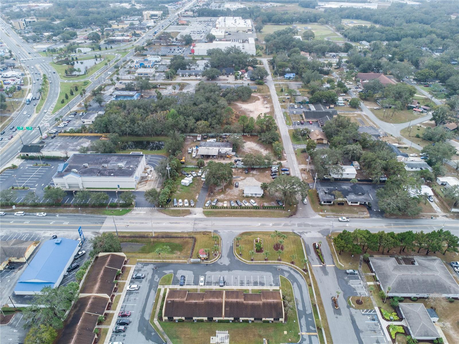 1421 GRIFFIN RD, LEESBURG, FL, 34748