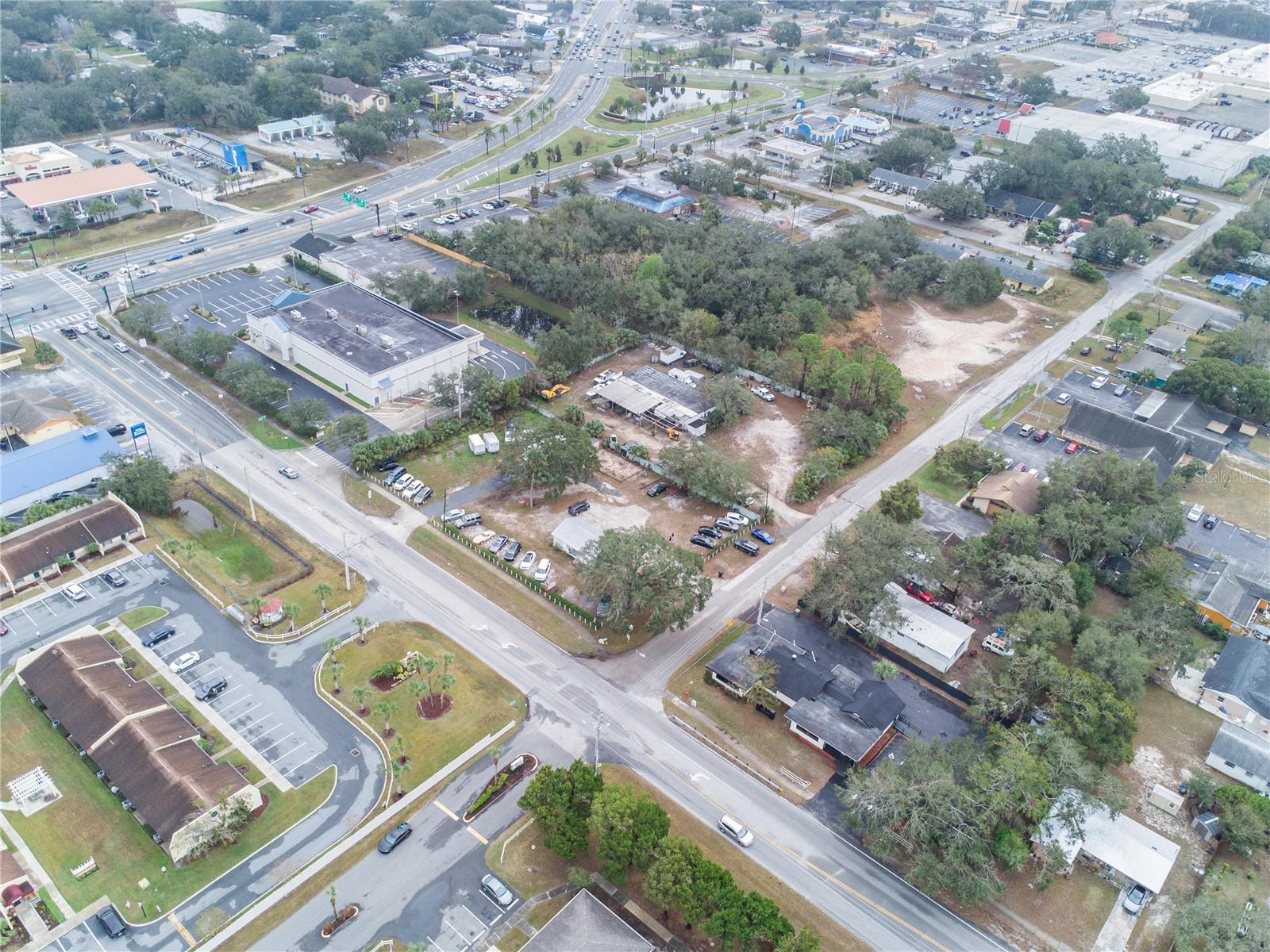 1421 GRIFFIN RD, LEESBURG, FL, 34748