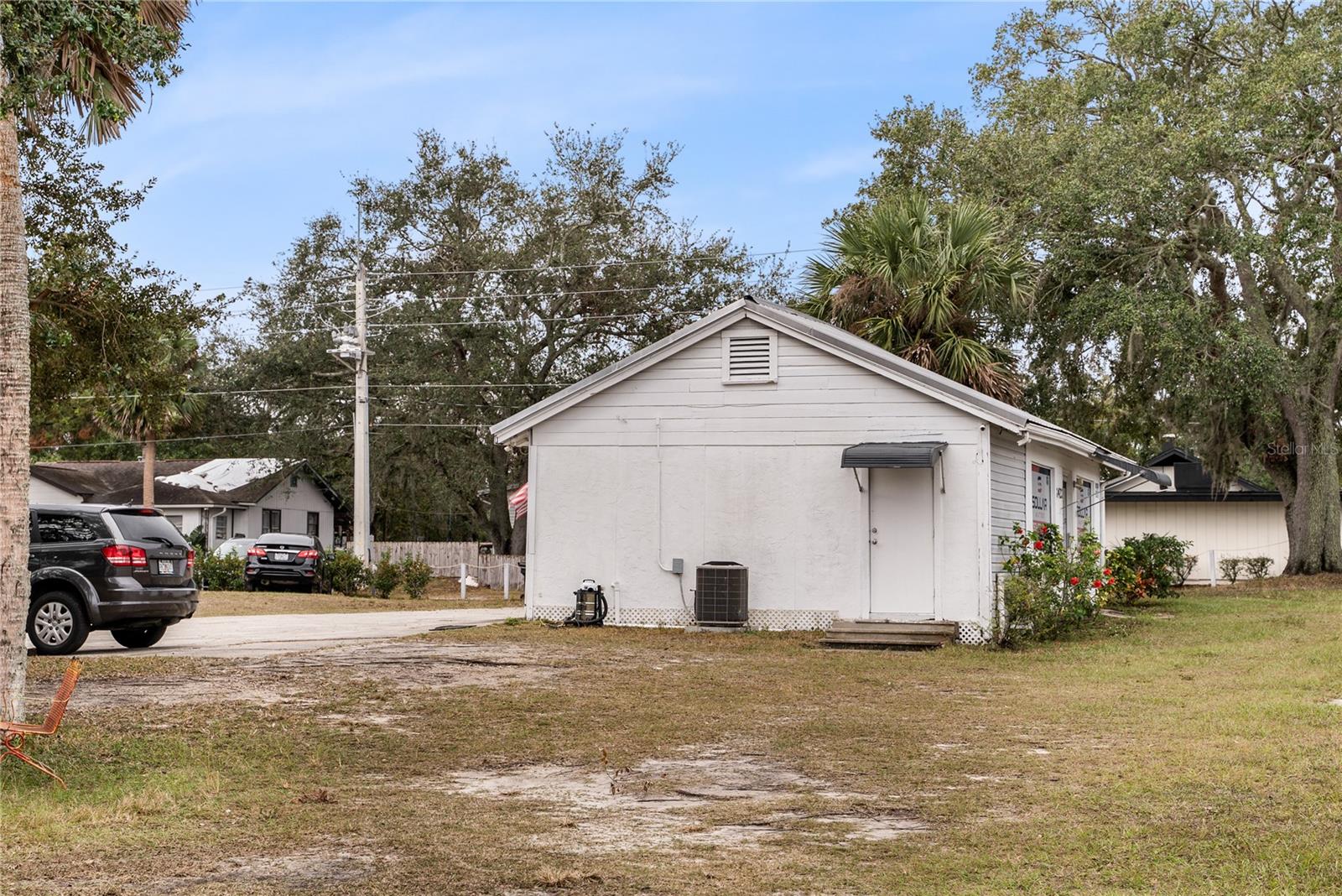 1421 GRIFFIN RD, LEESBURG, FL, 34748