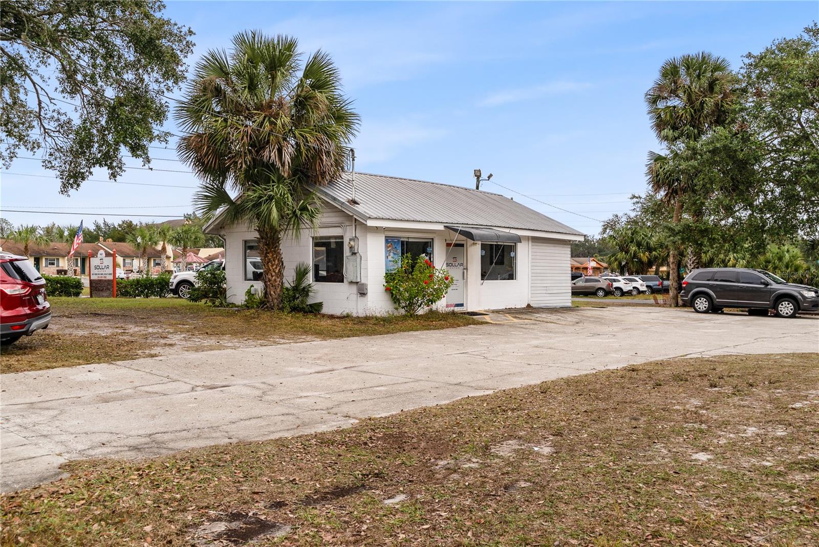 1421 GRIFFIN RD, LEESBURG, FL, 34748