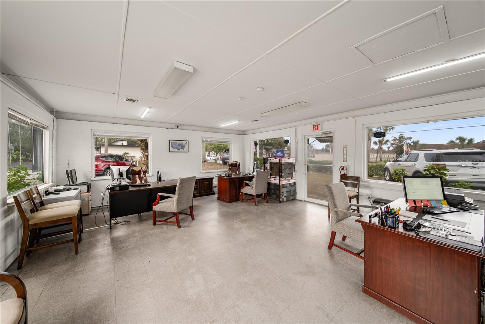 1421 GRIFFIN RD, LEESBURG, FL, 34748