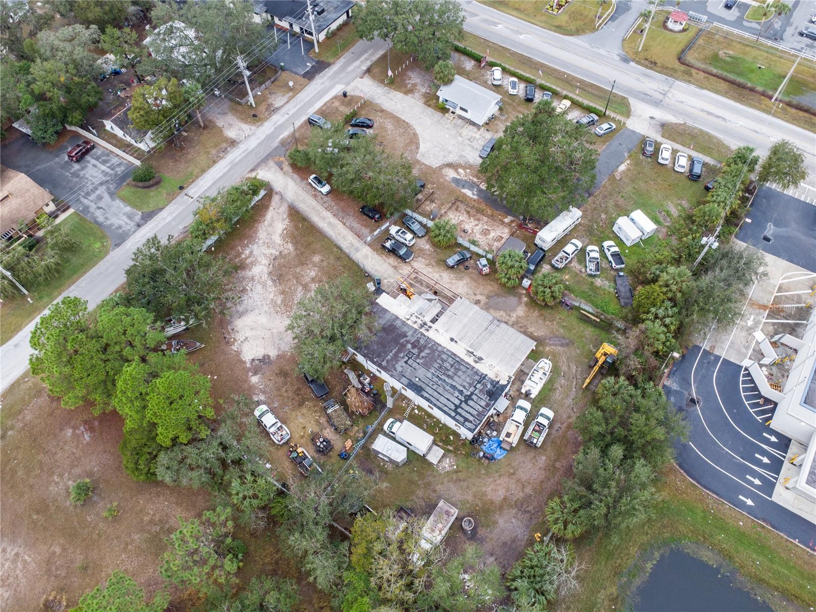 1421 GRIFFIN RD, LEESBURG, FL, 34748