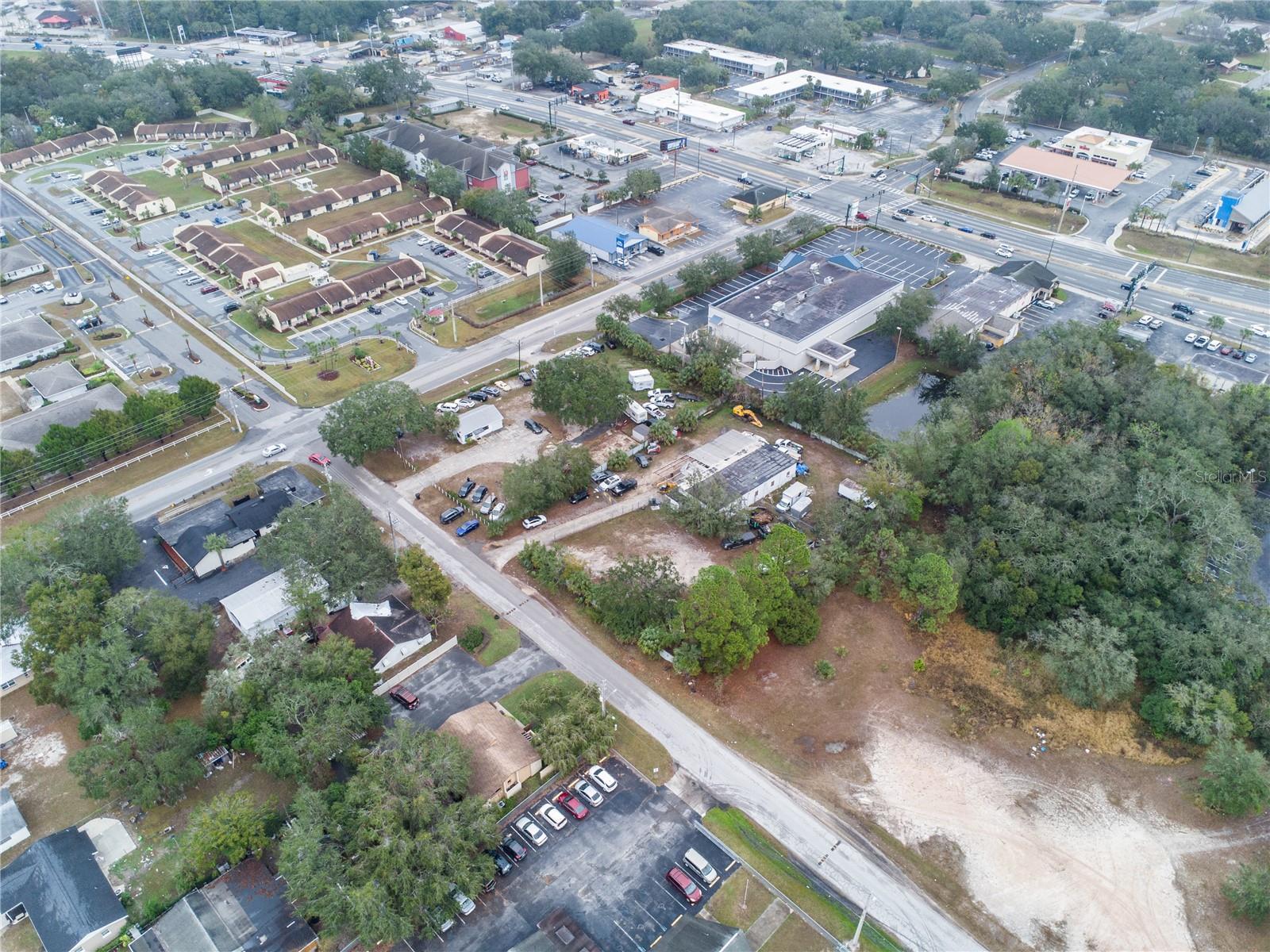 1421 GRIFFIN RD, LEESBURG, FL, 34748