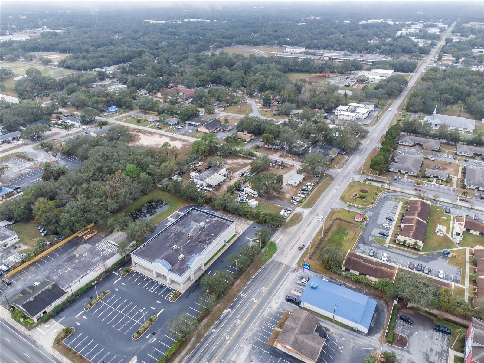 1421 GRIFFIN RD, LEESBURG, FL, 34748
