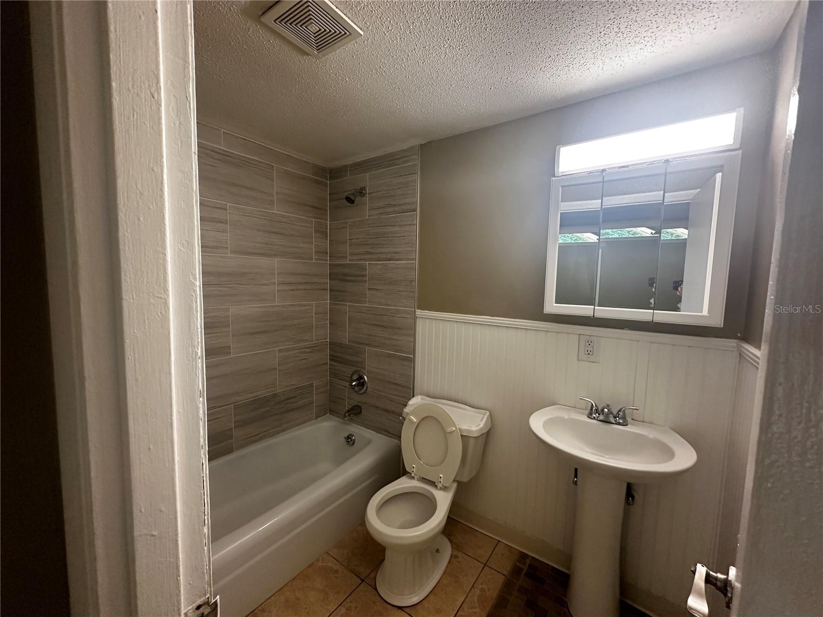 2212 E SILVER SPRINGS BLVD #24, OCALA, FL, 34470