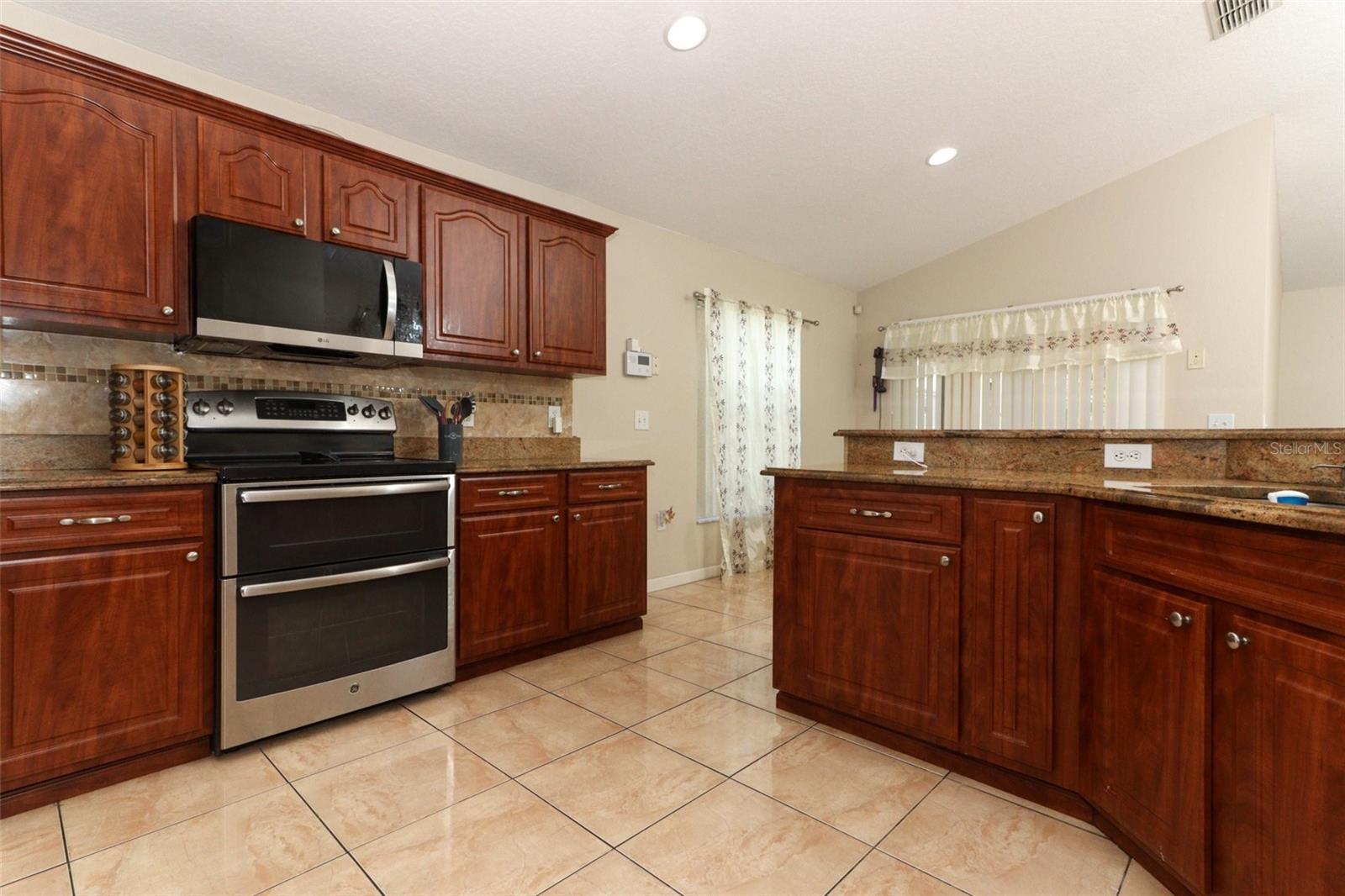 5200 SUNSET CANYON DR, KISSIMMEE, FL, 34758