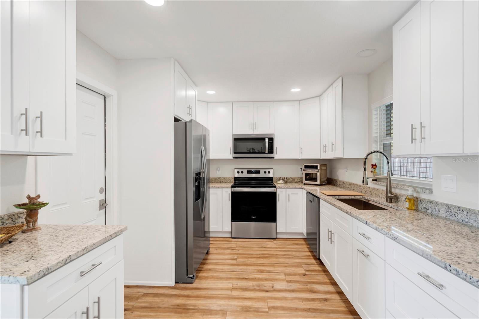 4532 N SHADE AVE, SARASOTA, FL, 34234