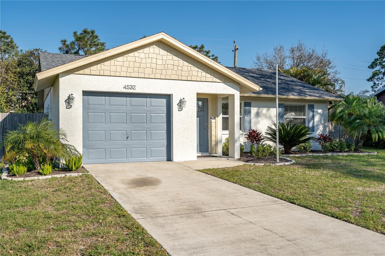 4532 N SHADE AVE, SARASOTA, FL, 34234