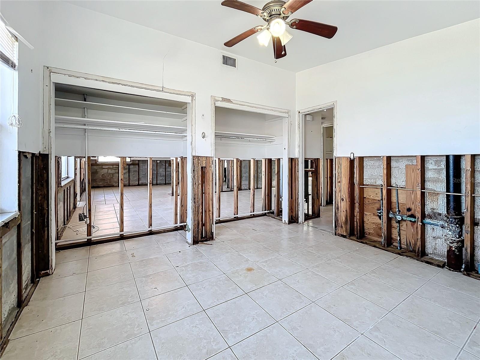 17030 DOLPHIN DR, NORTH REDINGTON BEACH, FL, 33708