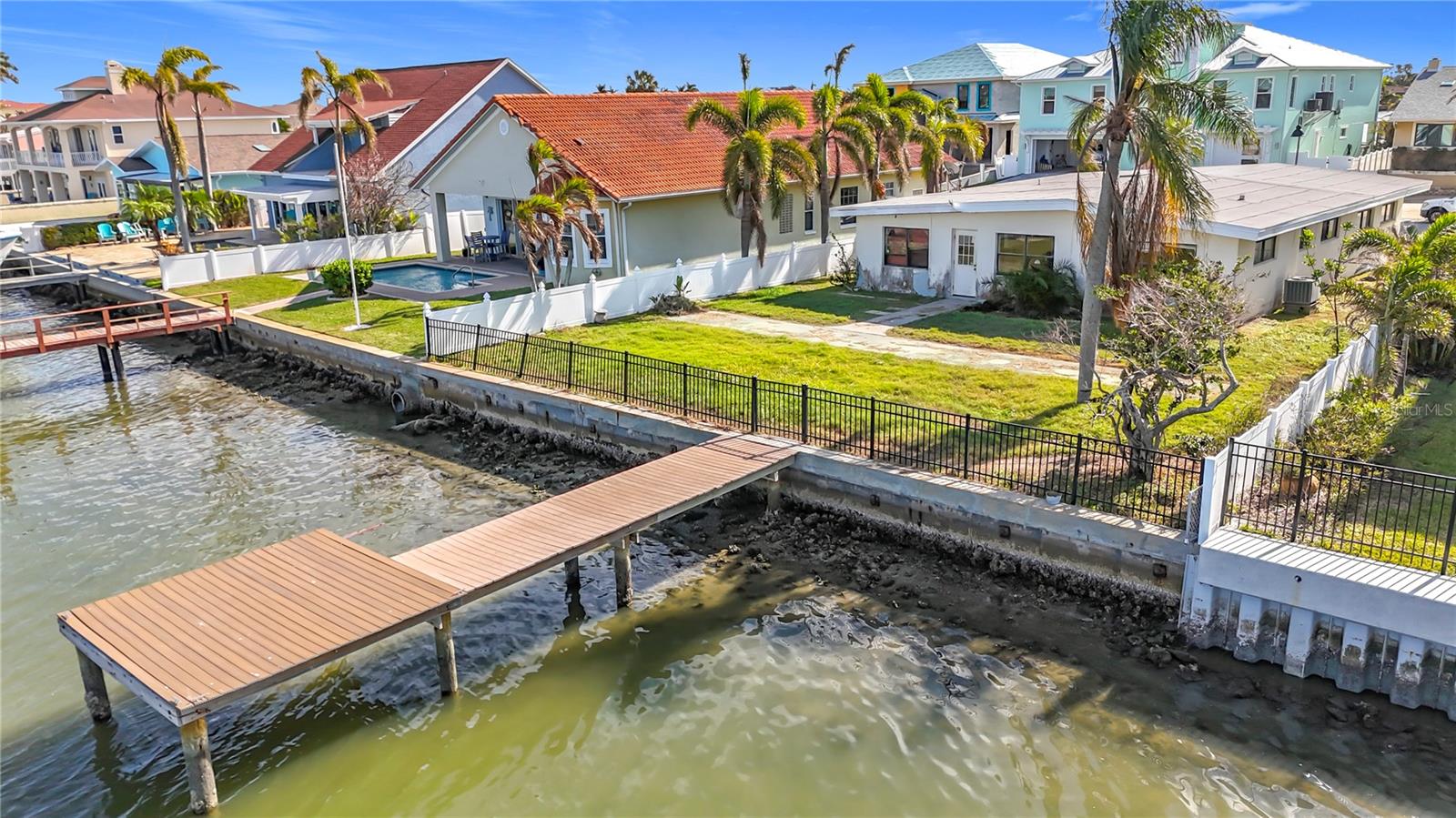 17030 DOLPHIN DR, NORTH REDINGTON BEACH, FL, 33708