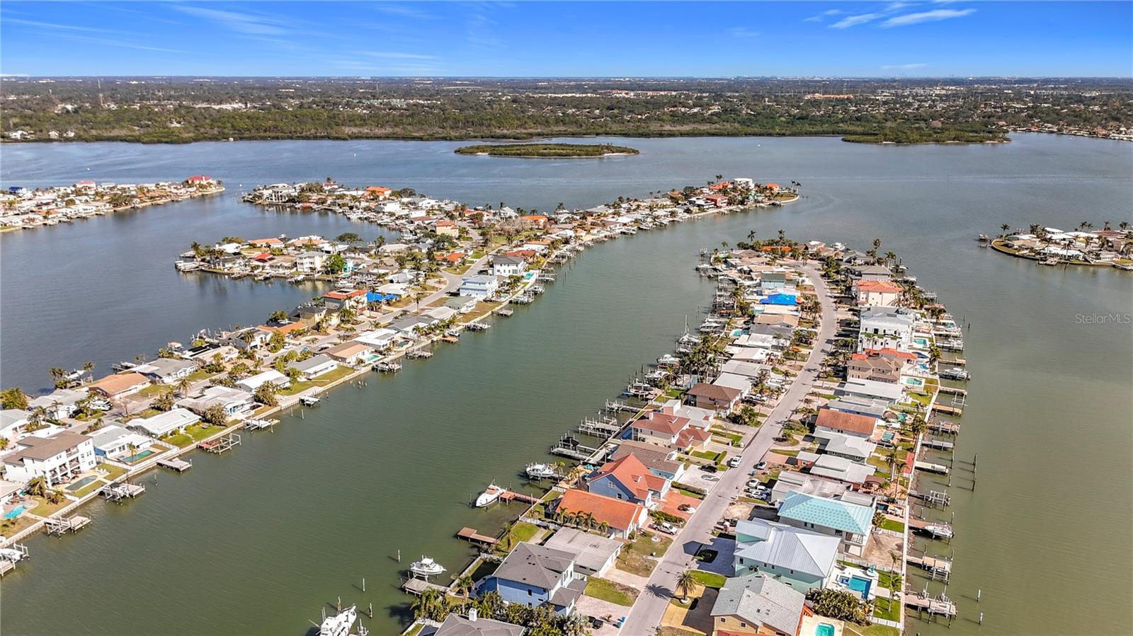 17030 DOLPHIN DR, NORTH REDINGTON BEACH, FL, 33708