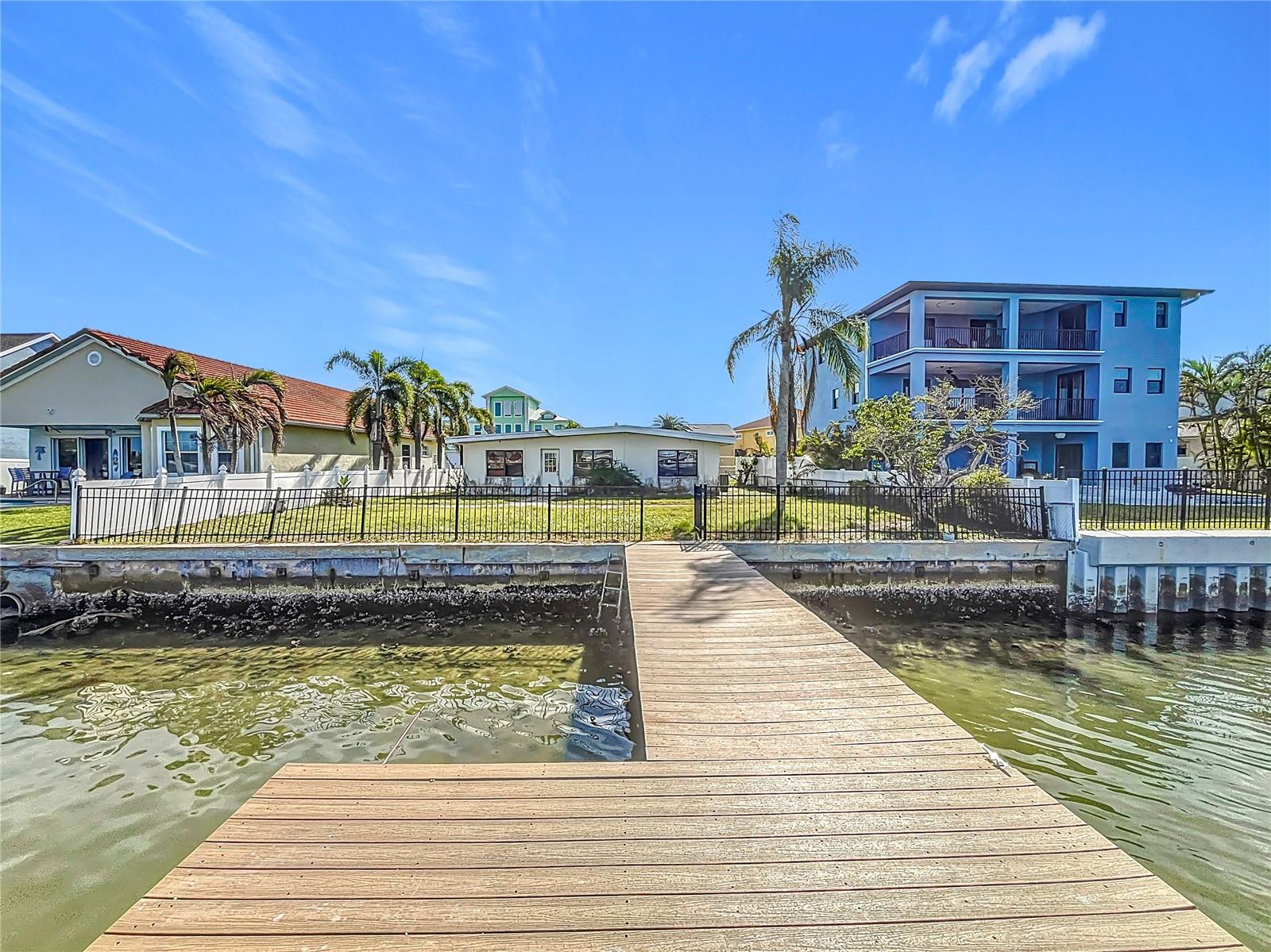 17030 DOLPHIN DR, NORTH REDINGTON BEACH, FL, 33708