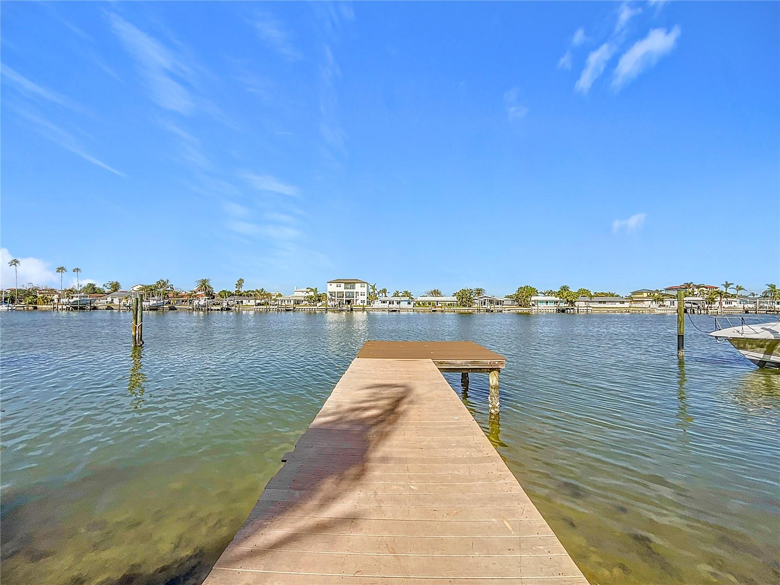 17030 DOLPHIN DR, NORTH REDINGTON BEACH, FL, 33708