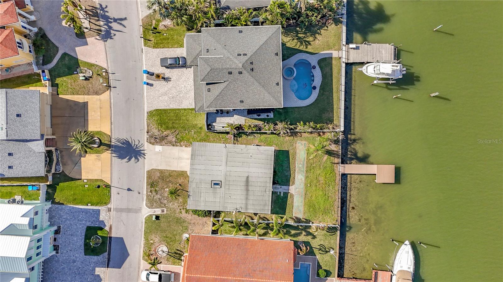 17030 DOLPHIN DR, NORTH REDINGTON BEACH, FL, 33708