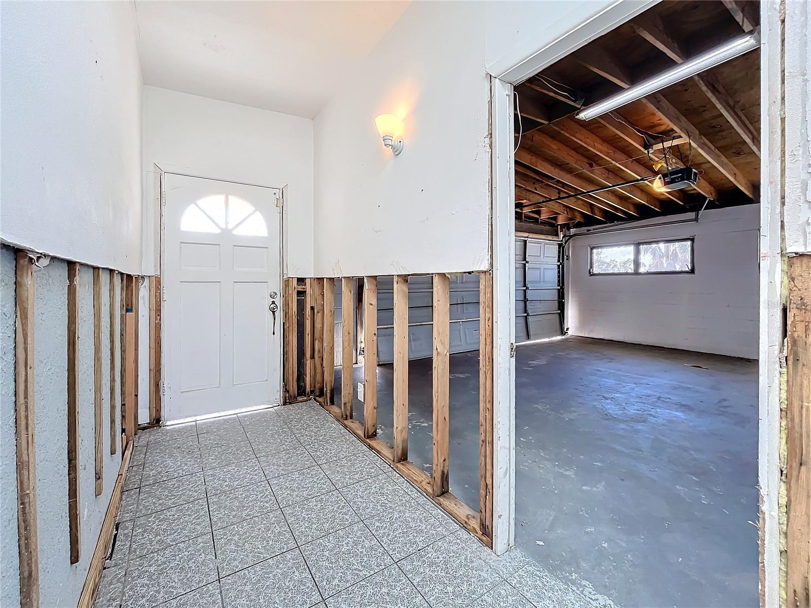 17030 DOLPHIN DR, NORTH REDINGTON BEACH, FL, 33708