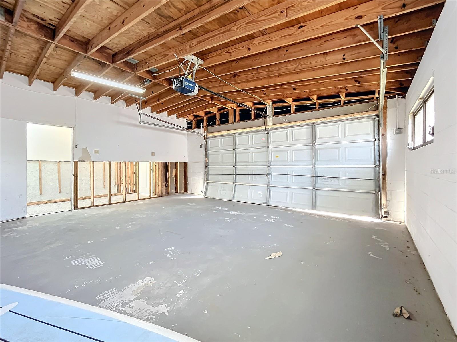 17030 DOLPHIN DR, NORTH REDINGTON BEACH, FL, 33708